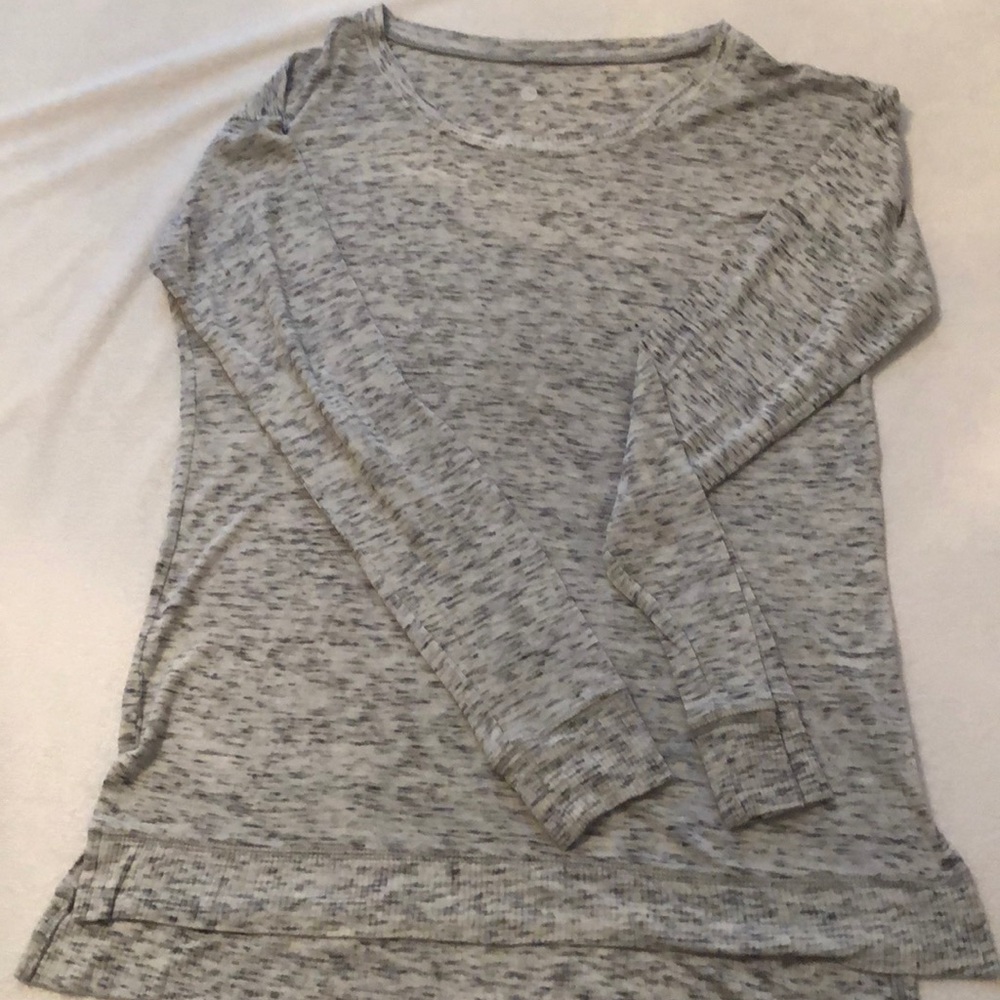 Super soft top! Never worn